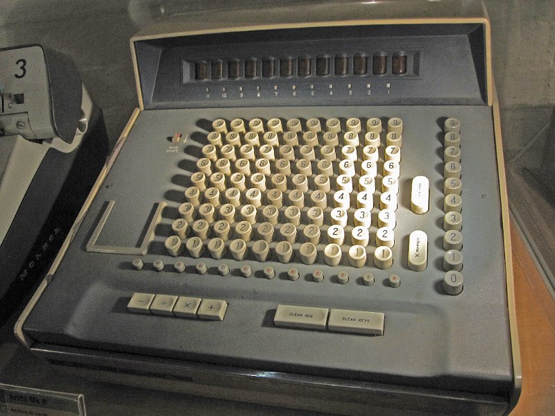 IMG_5053.JPG - A rare piece: the Sumlock Anita electronic calculator from 1961, built in the UK.                               