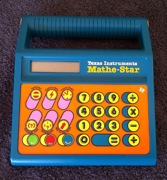 IMG_2208.JPG - A nice coulored electronic calculator for young children. The keypad has membrane keys.