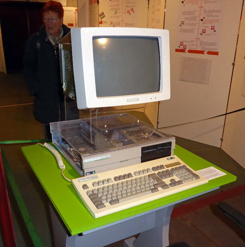 P1020120.JPG - This is a Micral 35 from 1986 with its monitor in a plexiglass enclosure, a nice feature to enable the public a clear view on the components. Let me recall that Luxembourg introduced the next Micral 45 as the first "compatible" computer in the secondary schools in 1987.