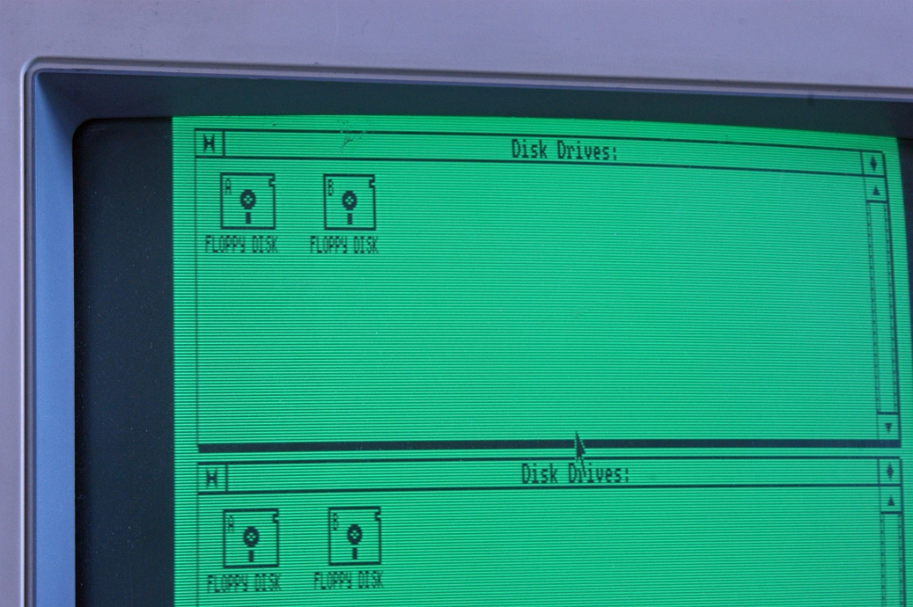 DSC03320.JPG - First screen shown after launching the GEM graphical user interface..