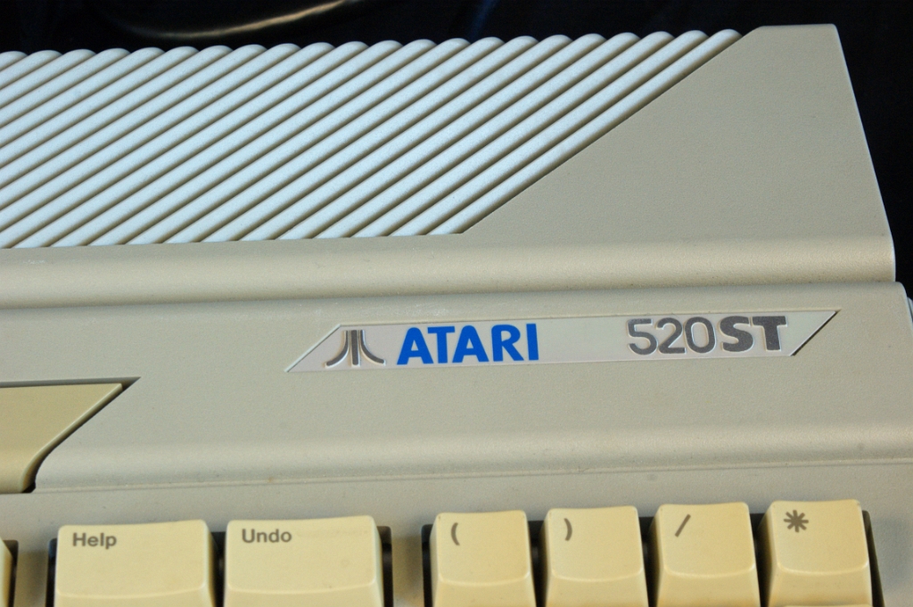 DSC03003.JPG -  Due to its many similitaities with Apple's Macintosh, the Atari ST was nicknamed "Jackintosh" after its director Jack Tramiel first name.
