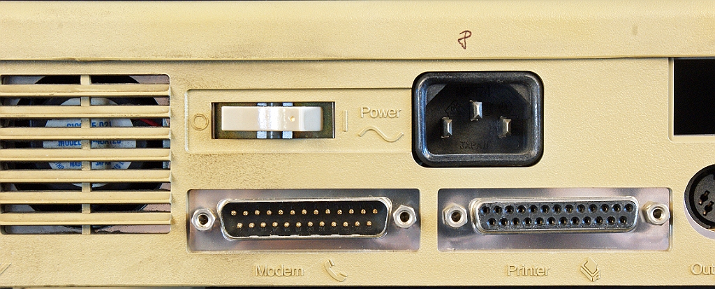 DSC03822.JPG - Db25 female printer connector below the EURO 220 VAC connector.