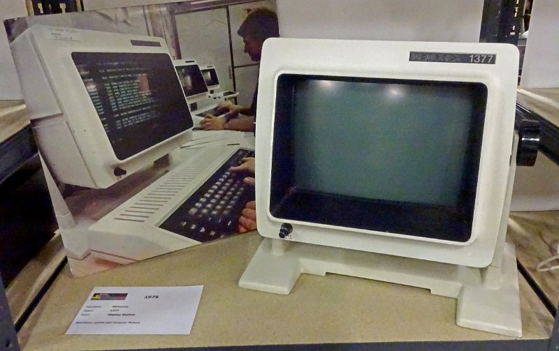 DSC03292.JPG - A Memorex 1377 display station (=terminal) from 1974.                               