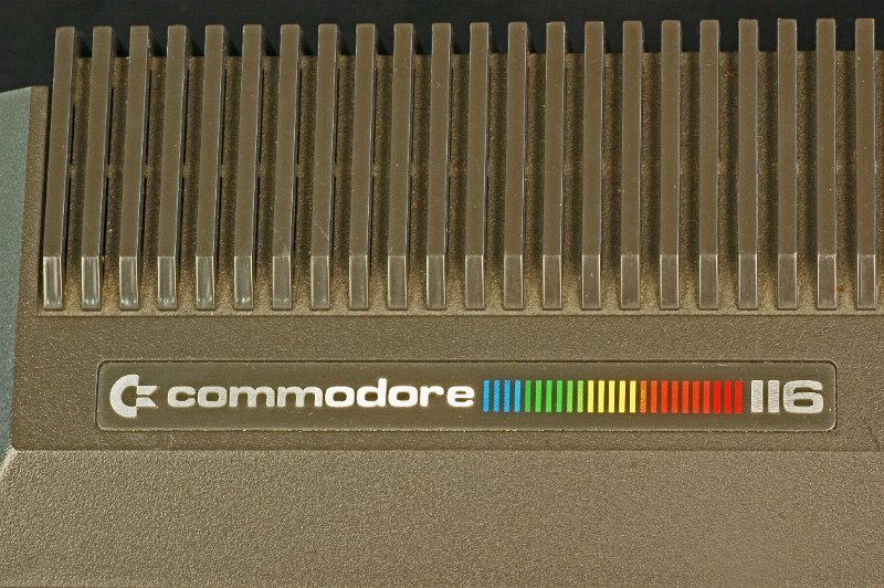 DSC02638.JPG - Logo showing that this is a colour capable computer!