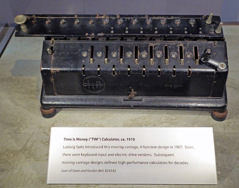 CHM012.JPG - One of the first TIM calculators. We have a slightly later modell in the Computarium collection.