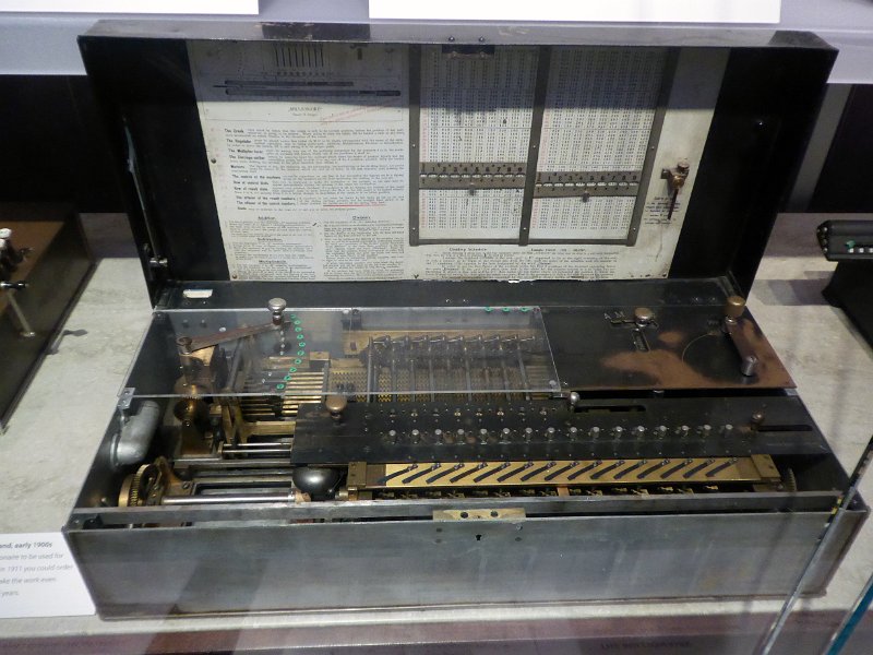 CHM013.JPG - The famous Millionnaire by H. Egli (Zürich), here partially uncovered to display the multiplication block. A modell with a keyboard is on display in the Computarium.