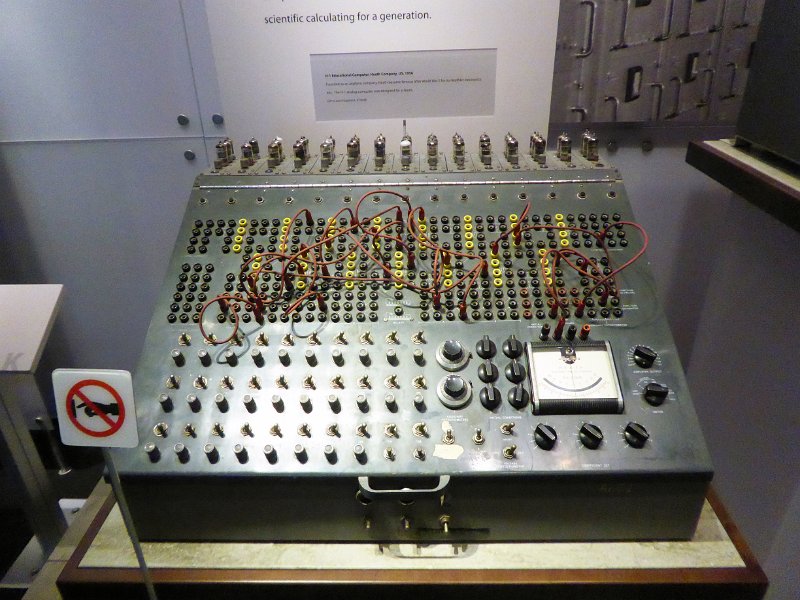 CHM025.JPG - This is the Heatkit H1 analog computer from 1956, sold as a kit. It uses vacuum valves for its operational amplifiers configured as integrators and comparators.