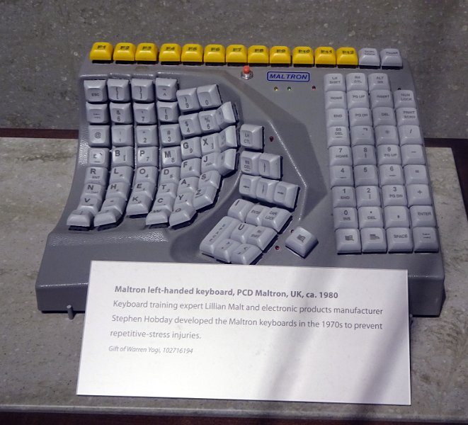 CHM072.JPG - Many researchers tried to better the classic Querty keyboard, but without lasting success. Here a keyboard for left-hander...