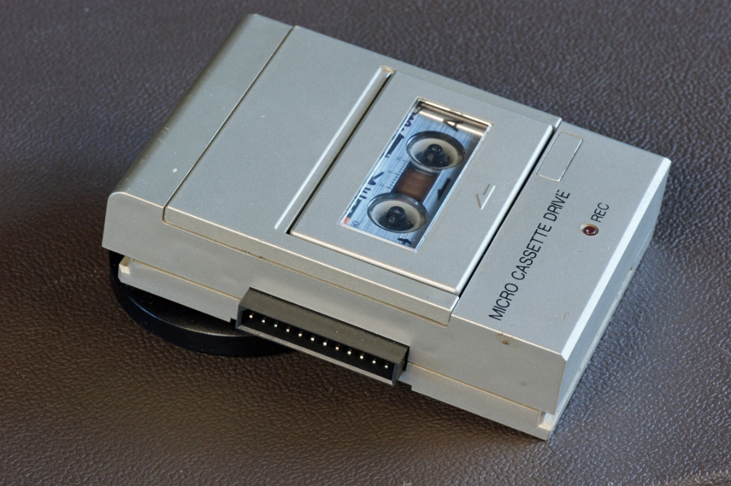 DSC03158.JPG - The microcassette module.