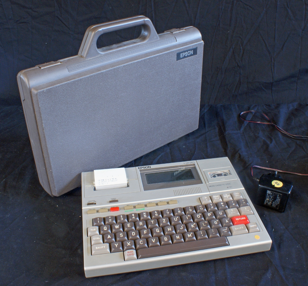 DSC03170.JPG - The HX-20 was sold in a beautiful sturdy plastic case, which has room to store several microcassettes and a printer ribbon.