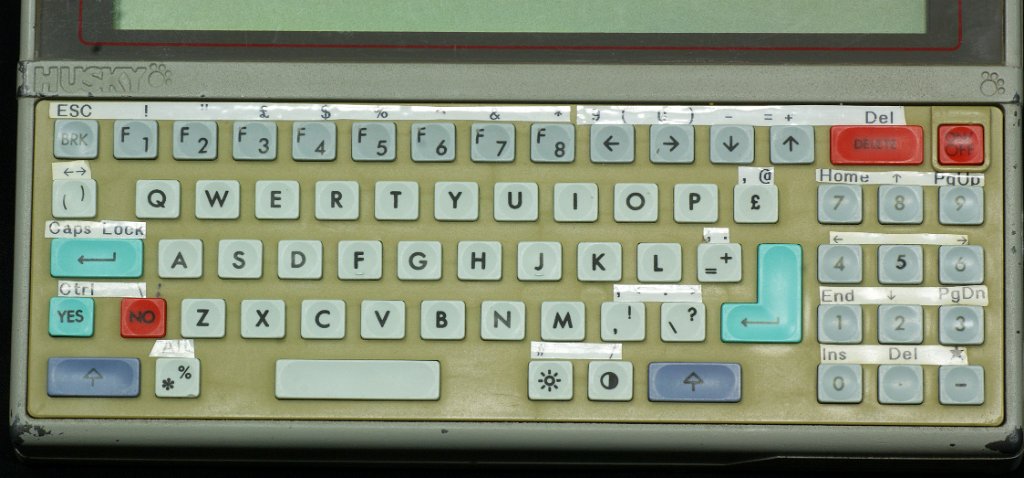 DSC07843.JPG - The keyboard is not the usual Querty model, but a special model to handle barcode entry (YES and NO keys). The previous user has put white lables with the normal key functions on the keyboard. Many Hunter16 do not have the F f keys.