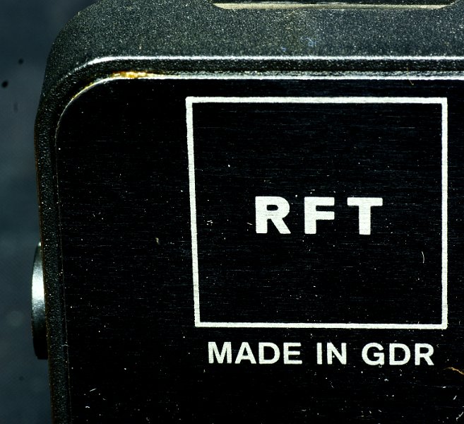 DSC07932.JPG - Label of the RFT organisation.