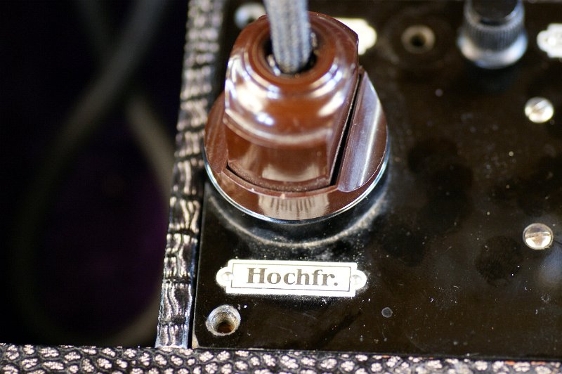 DSC02365.JPG - Plug and electrode holder cable with "Hochfr." = "high frequency" label.