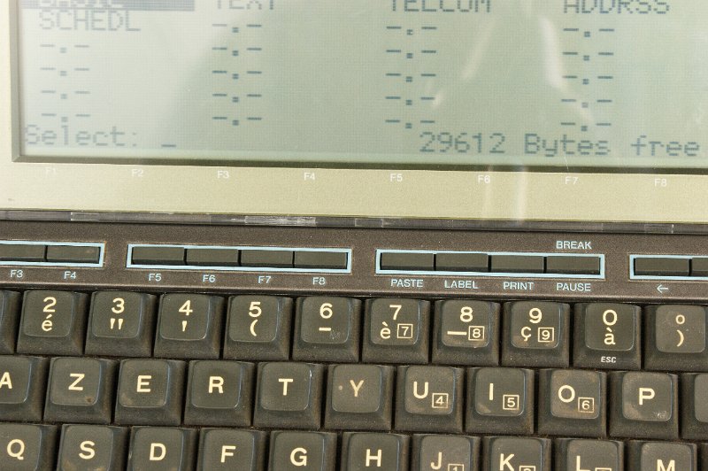 DSC02742.JPG - Close-up on function keys; screen shows that about 29 kB memory is usable.