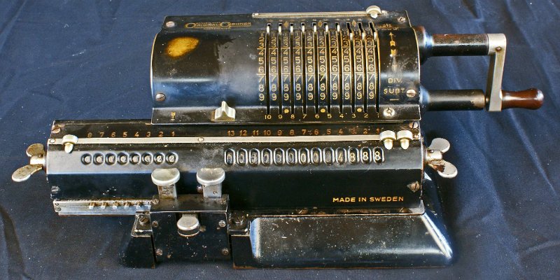 DSC02381.JPG - Original Odhner pinwheel calculator from ~1930. Model is M602n, predecessing the model 27. It still has the winged screws to reset the counters to zero (newer machines have cranks). Donated by Claude Wangen, member of the Computarium crew.