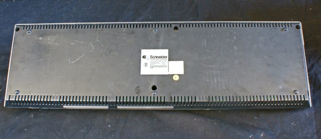 DSC03500.JPG - Bottom of the CPC464.