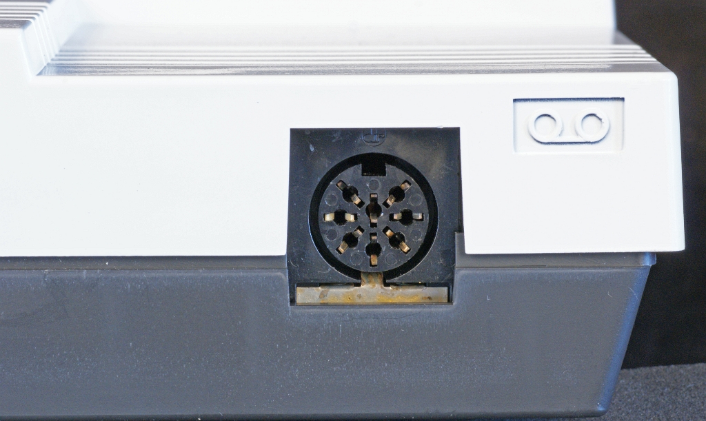 DSC03656.JPG - DIN connector for cassette tape recorder.