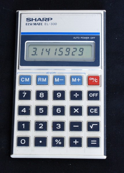 1104_SHARP_Elsimate_EL_330.JPG - The SHARP Elsimate EL-330 is a battery driven calculator, sold from 1982 to 1986. The display is a traditional LCD, and the only remarquable feature is the square root key.