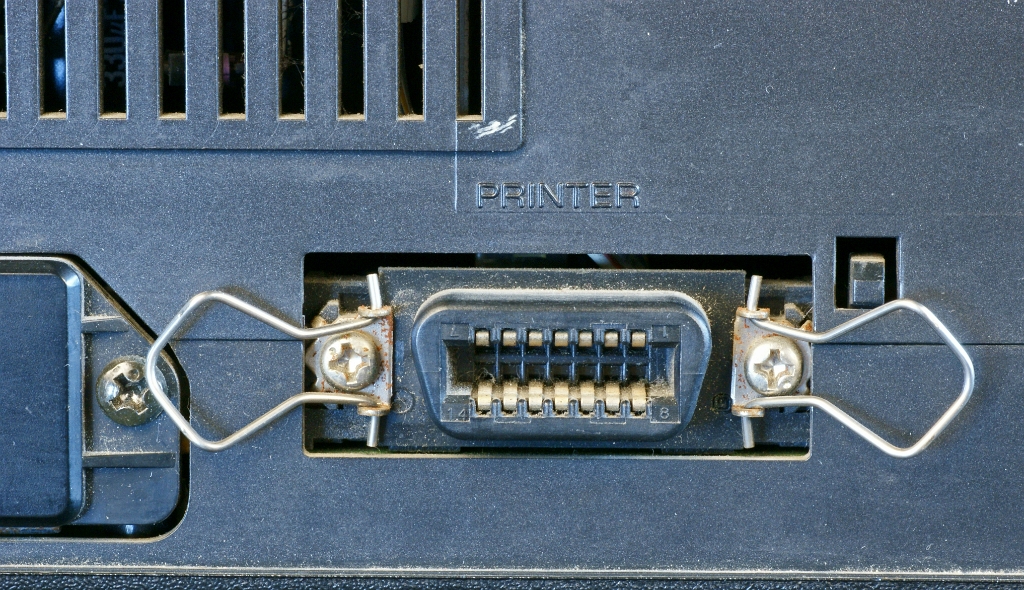 DSC03584.JPG - The usual mini-Centronics printer connector.