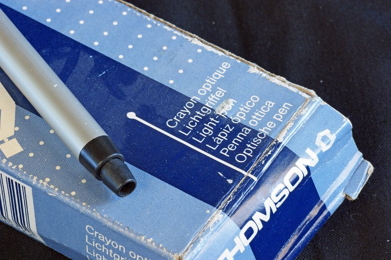 DSC02806.JPG - The light pen with its case.