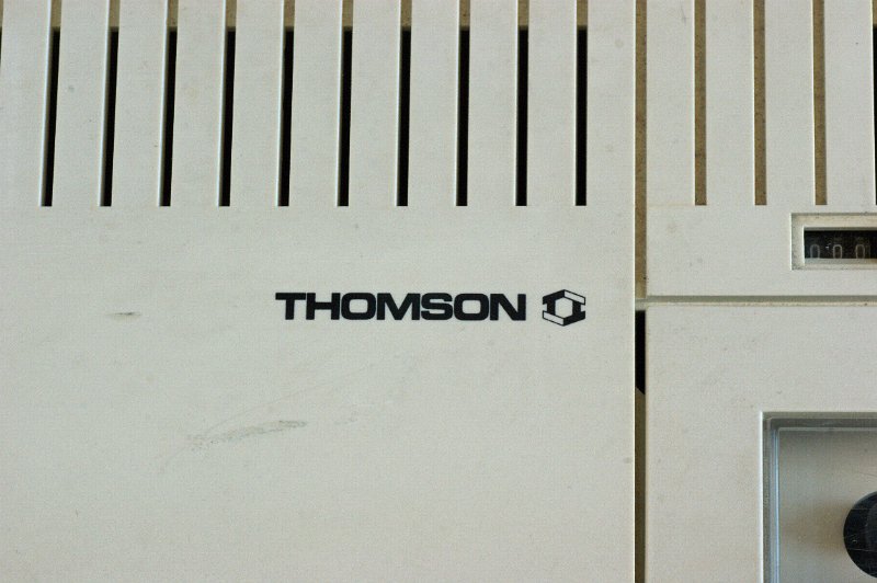 DSC02831.JPG - Thomson logo.