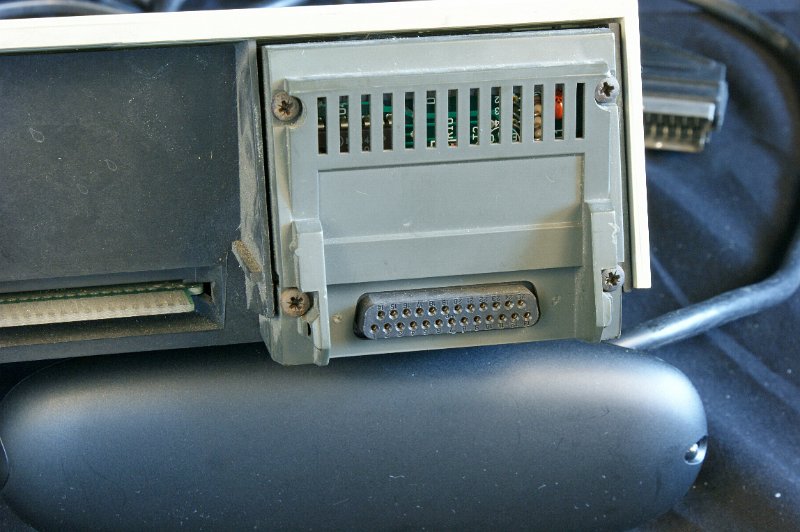 DSC02848.JPG - DB25  printer connector.