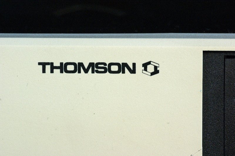 DSC02889.JPG - The usual Thomson logo.